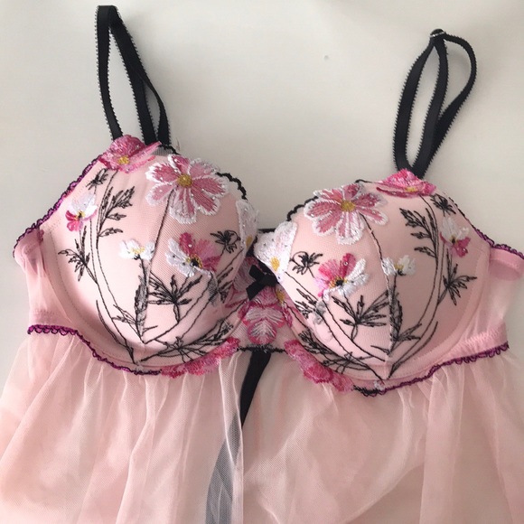 Victoria’s Secret - Pink Flyaway Babydoll - Picture 2 of 4